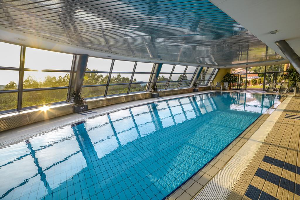 Hotel Belweder Ustron Exterior photo The swimming pool