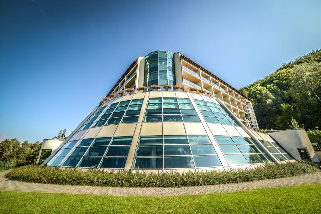 Hotel Belweder Ustron Exterior photo The main building of the University of Novi Sad