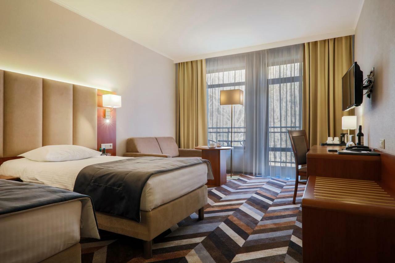 Hotel Belweder Ustron Exterior photo A room at the hotel