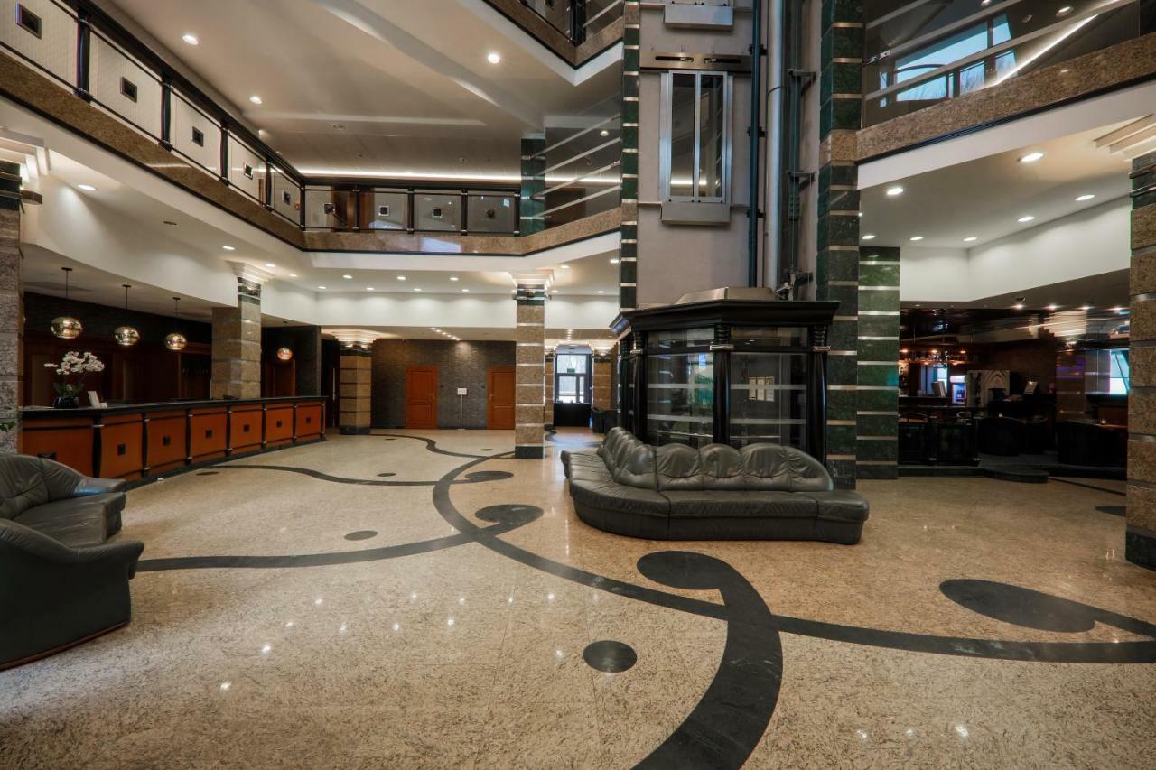 Hotel Belweder Ustron Exterior photo The lobby of the hotel
